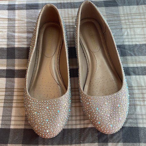 Shoes - Flats